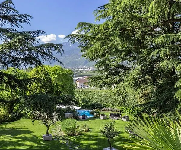 Eden A Member Of Leading Of The World Hotel 5*